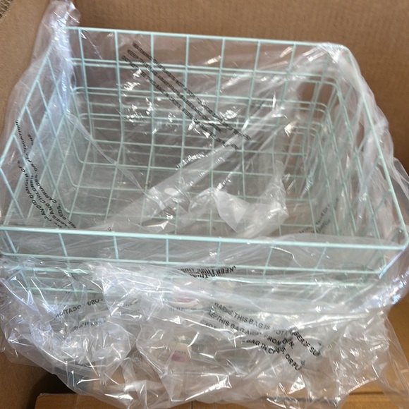 Brightroom wire bin 13 " 2 bins total - Picture 5 of 7